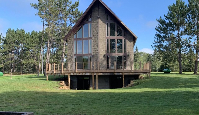 Beautiful Lake Independence Home!