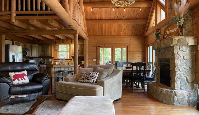 💖 Beautiful Lake Lure Log Cabin Home Amazing Mountain Views Fun Game Room 💖