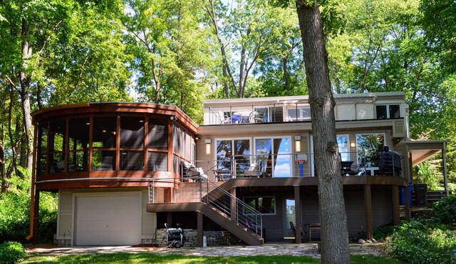 Beautiful Lake Monona Home-Minutes to Downtown Madison