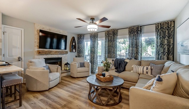 Beautiful Lake Norman waterfront location! Steps to pool, lake, restaurant!