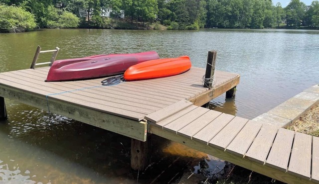 Beautiful Lake Retreat with a Bar & Game-room