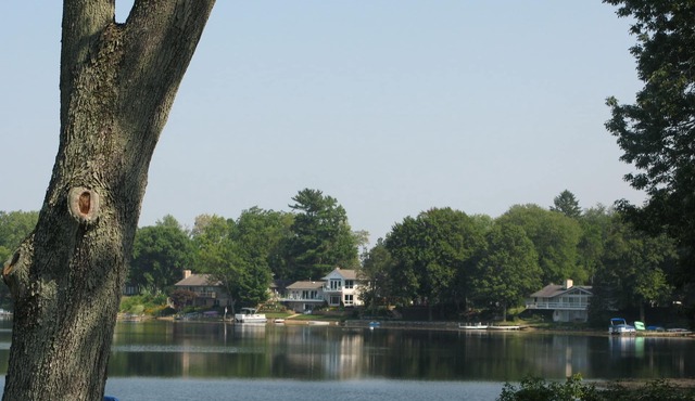 Beautiful Lake Home -> Near New Buffalo - 3 BD / 2 BA