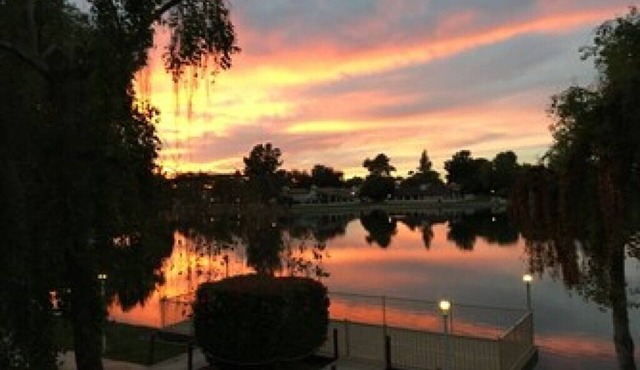 Beautiful Lake View Condo - Newly Remodeled + Free WiFi