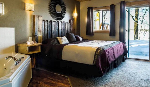 Beautiful lake view in Room 15 - Woodland Vista - Curriers Lakeview Lodge