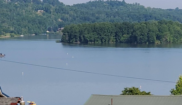Beautiful Lake view from the Upper Deck! Entire House!