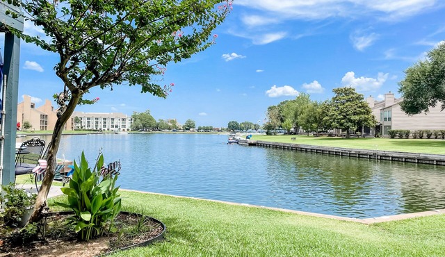 Beautiful lake views at Lake Conroe Lakeside Retreat- 1st Floor