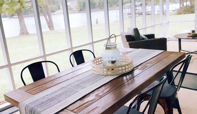 Beautiful Lake Wylie: Kayaks, dock, firepit, & beach
