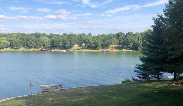 Beautiful Lakefront Authentic Log Cabin