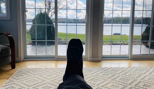 Beautiful Lakefront Cottage Oasis |AnnapolisValley