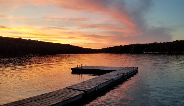 Beautiful Lakefront Cabin on Lake Wallenpaupack!