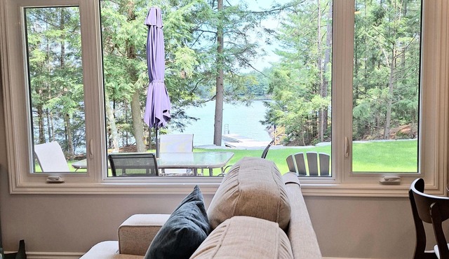 Beautiful lakefront cottage retreat