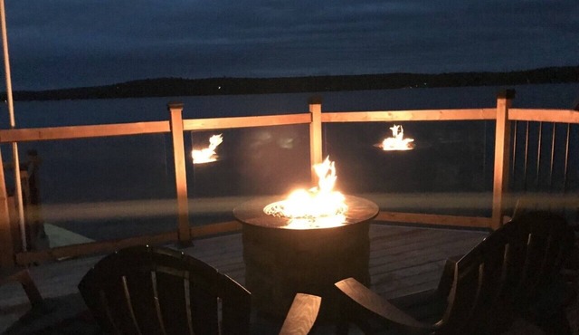 Beautiful Lakefront Cottage on Mary Lake Huntsville, ON