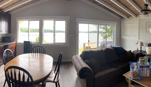 Beautiful lakefront cottage steps from the clear waters of spring fed Black Lake