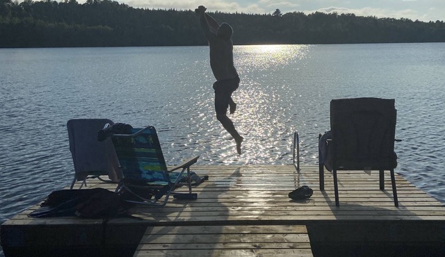 Beautiful Lakefront Cottage