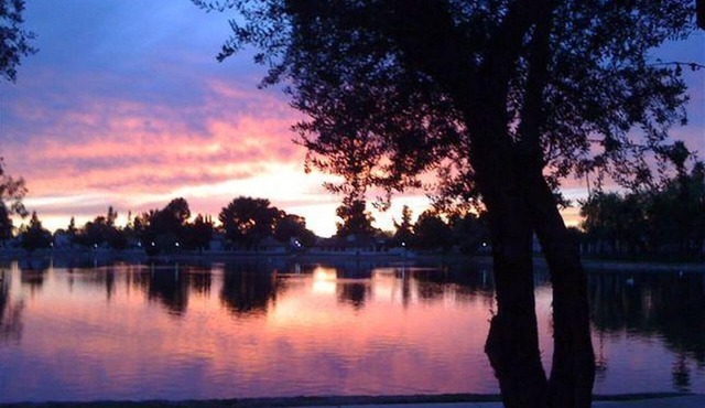 Beautiful Lakefront Condo with Amazing Views!