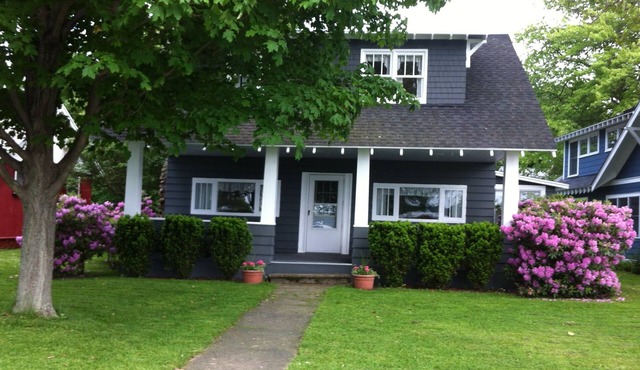 Beautiful Lakefront Cottages on Lake Chautauqua, Maple Springs, NY