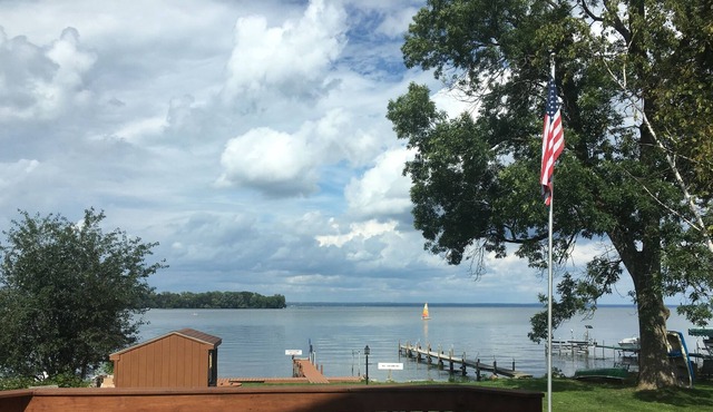 Beautiful Lakefront Home. Enjoy the lake with kayaks, floats and private dock!