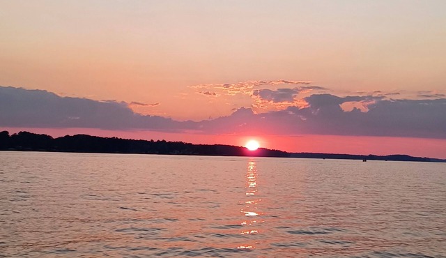 Beautiful Lakefront home- Ready to relax, enjoy sunset views, swim, fish?