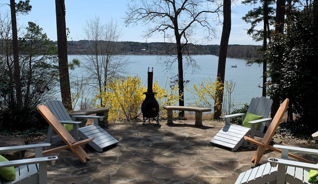Beautiful lakefront home! Beach your boat, swim, kayak and more! Sleeps 2-10.