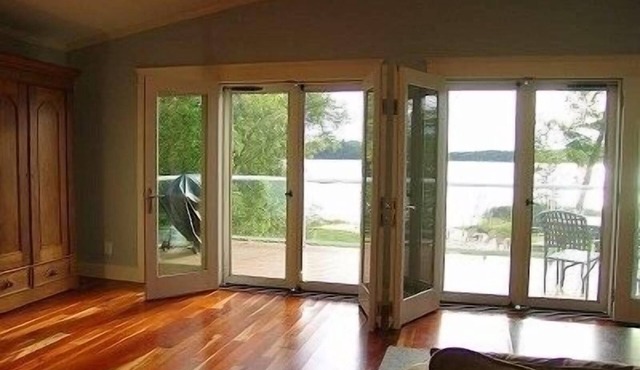 Beautiful Lakefront Home, Central AC, Paddle to Lake Michigan, Dock, Beach, Raft