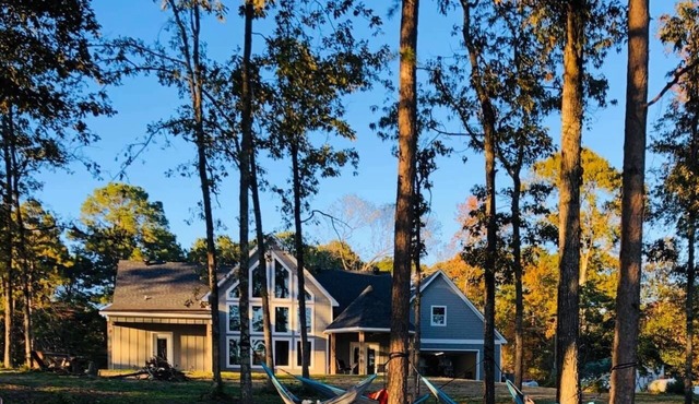 BEAUTIFUL LAKEFRONT HOME ON TOLEDO BEND WITH DOCK! HIGH-SPEED WI-FI!