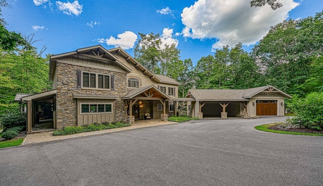 Beautiful lakefront home with hot tub, game room, washer/dryer & private dock