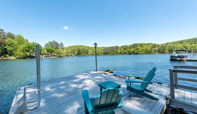 Beautiful Lakefront Home 60 Minutes From Atlanta