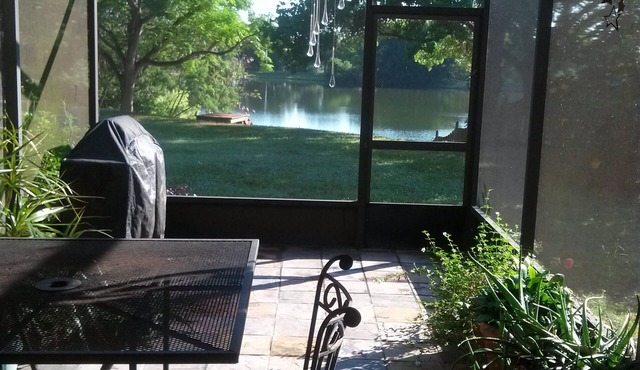 Beautiful Lakefront in Perfect Location