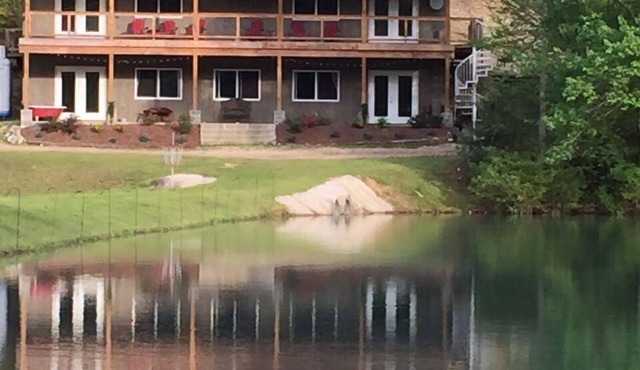 Beautiful, Lakefront, Mountain View Retreat for Your Group, New 300’ Waterslide.