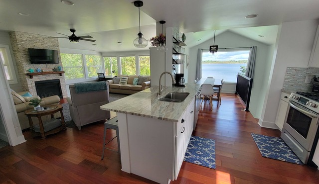 Beautiful lakefront property on Barton Lake!