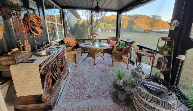 Beautiful LAKEFRONT - Prime Location - Kingston Relaxation Retreat Has it All <3
