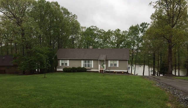 Beautiful Lakefront property in a nice neighborhood close to bridge