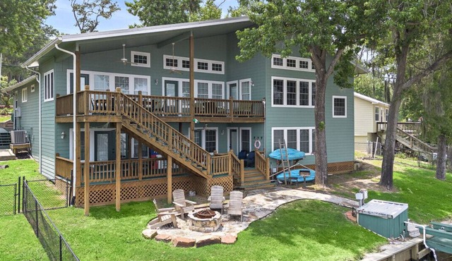 Beautiful Lakefront Retreat with Boat Slip