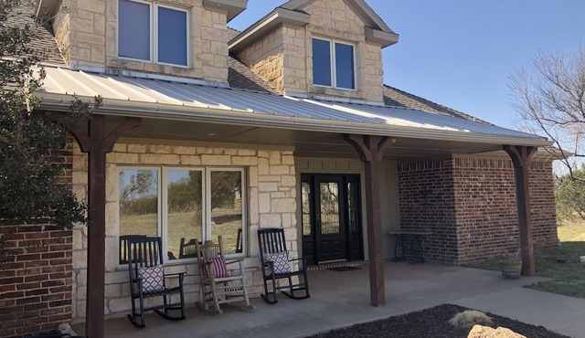 Beautiful Lakefront Home-Stunning Views! Lake Alan Henry