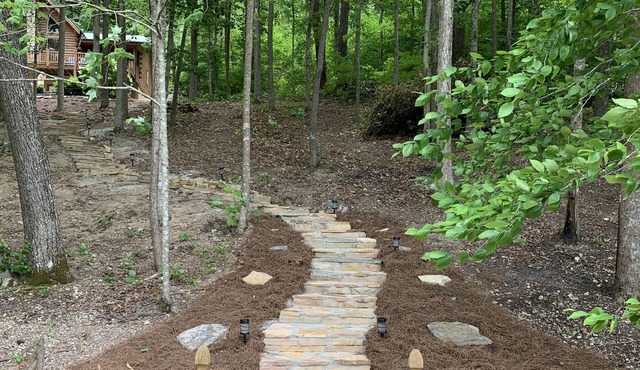 Beautiful Lakefront Cabin, Quiet Cove, Private Dock on Big Creek/Cove Pointe.