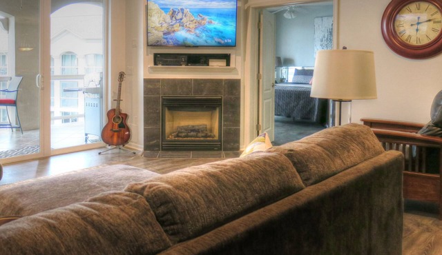 Beautiful Lakefront Condo with stunning Lake views. NO stairs from parking lot!