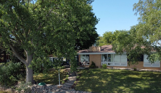 Beautiful lakefront 3 bedroom 2 bathroom home.