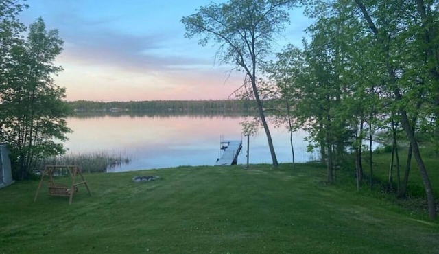 Beautiful Lakehome nestled in Longville with panoramic views!