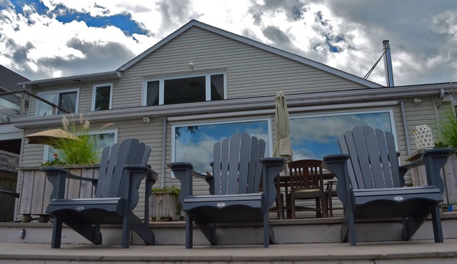 Beautiful Lakehouse in Price Edward County on the Bay of Quinte
