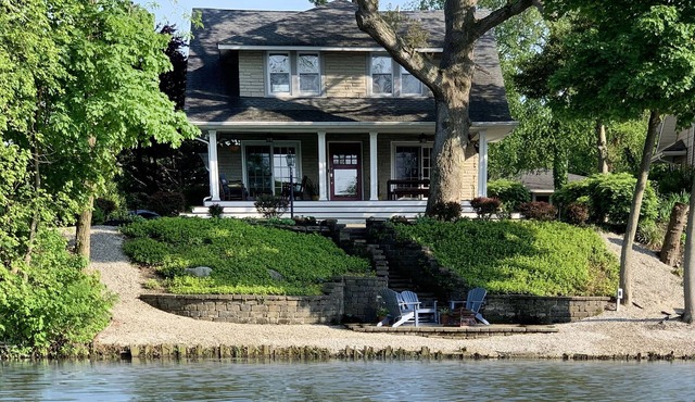 Beautiful Lakeside 3BR House in Asbury. Enjoy Lake & Beach! Permit STR2024-00465