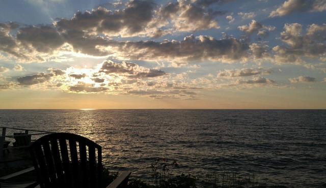 Beautiful Lakeside Cottage