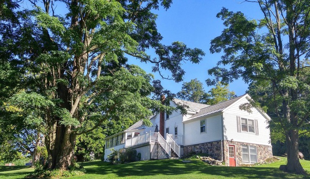 Beautiful Lakeside Farmhouse On Lake Hortonia | Champlain Valley