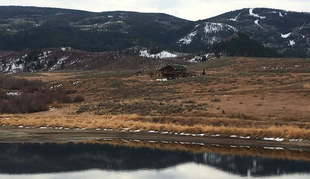 Beautiful Lakeside Home - Colorado Mountains