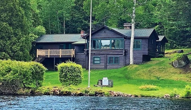 Beautiful Lakeside Log Home W/Steam Room