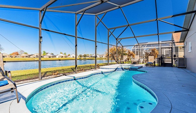 Beautiful Lakeview Villa with South-Facing Pool, Spa & Game Room