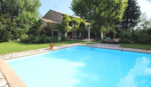 Beautiful land house in Noves near Avignon, private pool, pets allowed (1).