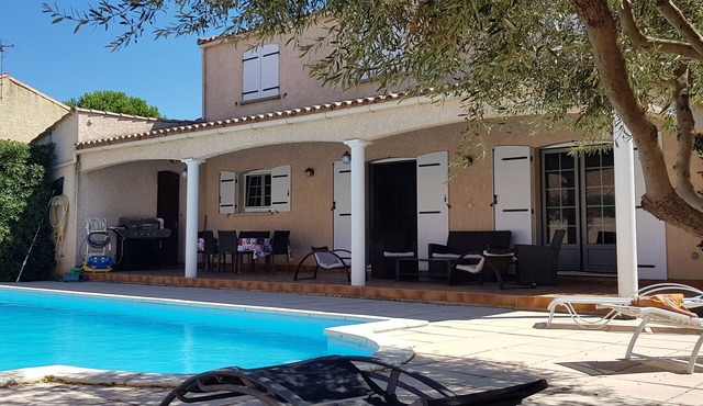 Beautiful, large architect-designed villa with swimming pool, sleeps 10