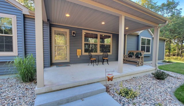 Beautiful large home 5 min from Sand Valley Golf and 45 min from Wisconsin Dells