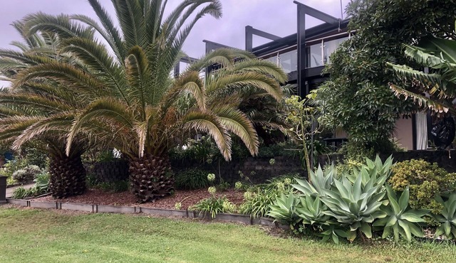 Beautiful large home sleeps 12n Sea views 2 minutes to beachnPet friendly