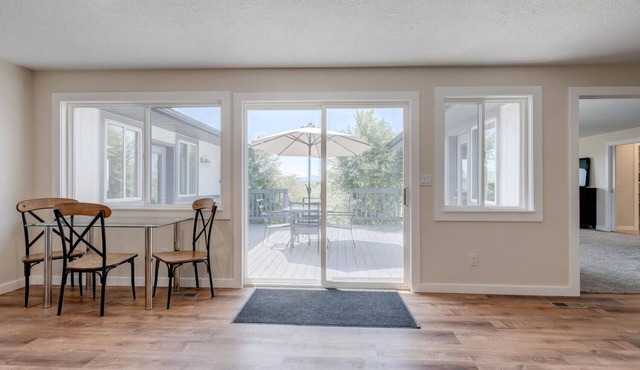 Beautiful Large Home on 2.4 Acres next to the Snake River